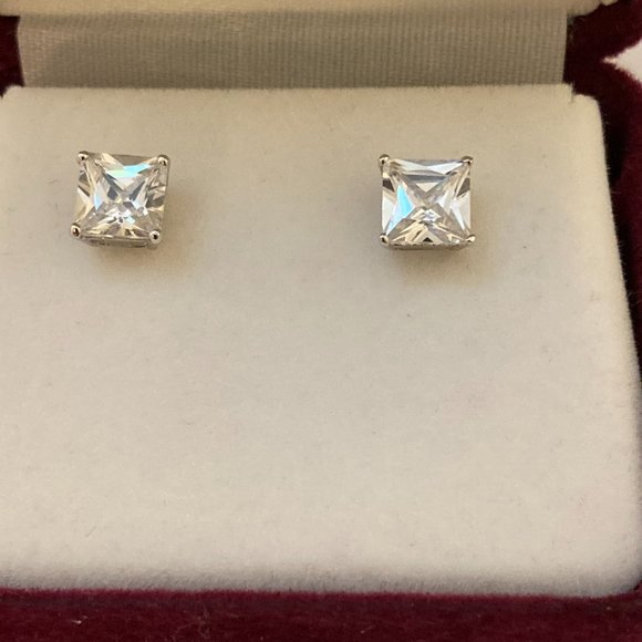 925 Sterling Silver Princess Cubic Zirconia Earrings Studs 6mm - Picture 2 of 5